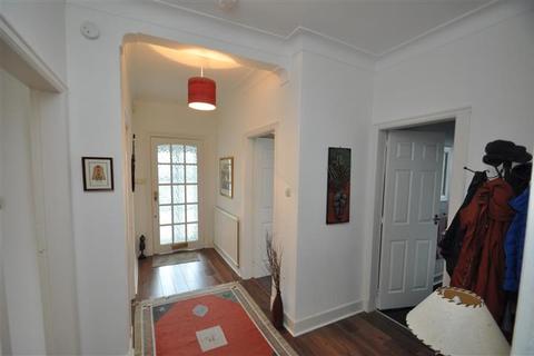 5 Gordon Road, Glasgow, G44 3TL