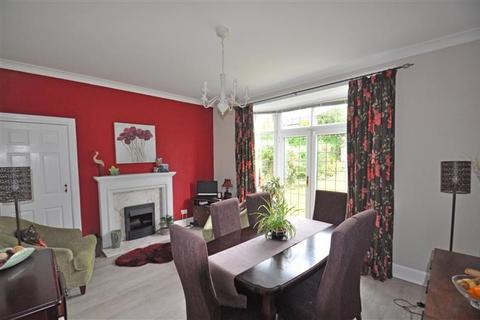 5 Gordon Road, Glasgow, G44 3TL