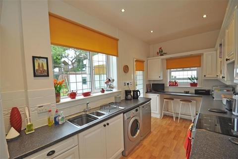 5 Gordon Road, Glasgow, G44 3TL