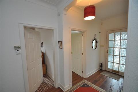 5 Gordon Road, Glasgow, G44 3TL