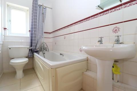 19 Elveden Close, Luton, LU2 7FF