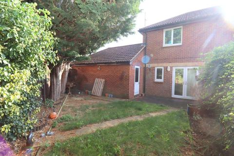 19 Elveden Close, Luton, LU2 7FF
