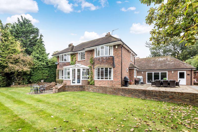 Ayling Lane, Aldershot 4 bed detached house £900,000