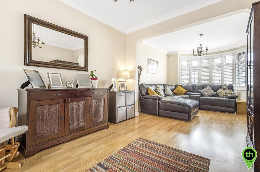 Merlin Crescent, Edgware 3 bed semidetached house £650,000