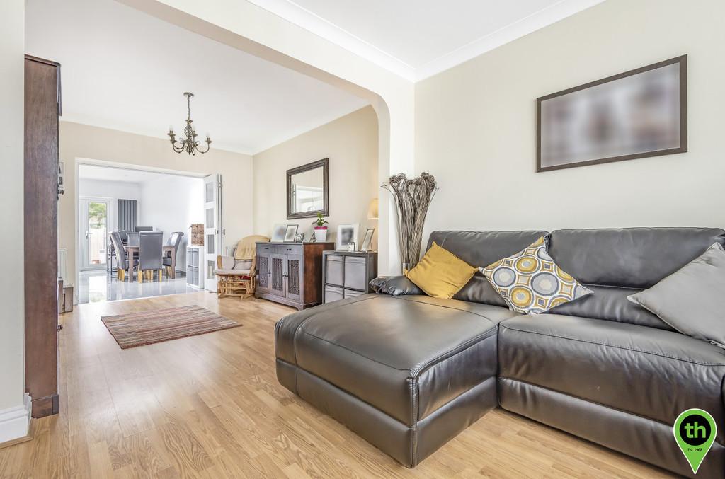 Merlin Crescent, Edgware 3 bed semidetached house £650,000