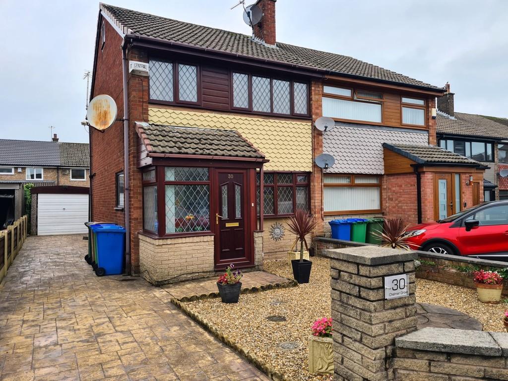 Chelmer Grove, Heywood, OL10 4RX 3 bed semidetached house £190,000