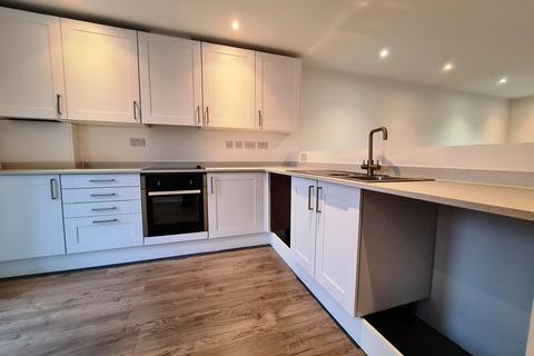 3 bedroom townhouse to rent, Castle Irwell, Salford