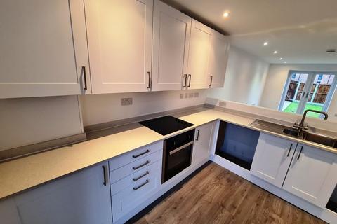 3 bedroom townhouse to rent, Castle Irwell, Salford