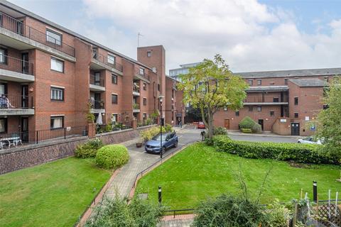 12 Cooper Close, London, SE1 7QU