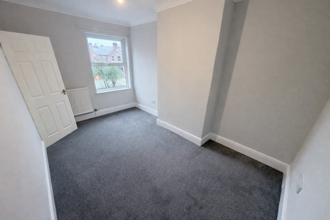 3 bedroom terraced house to rent, Beckett Road, Doncaster