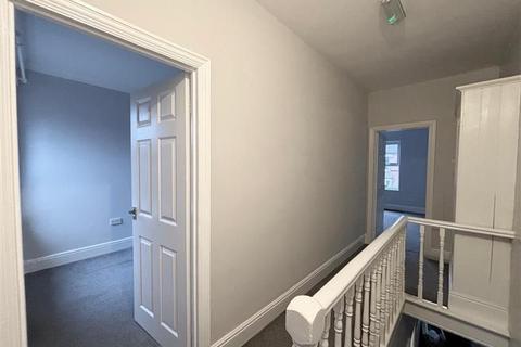 3 bedroom terraced house to rent, Beckett Road, Wheatley, Doncaster