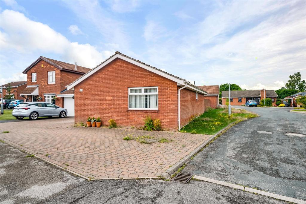 Belvedere Parade, Bramley 3 bed detached bungalow £220,000