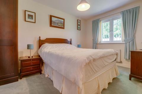 2 Lane End View, Rotherham, S60 3HH