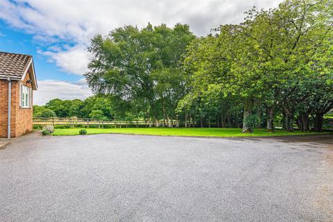 160 Dore Road, Sheffield, S17 3HA