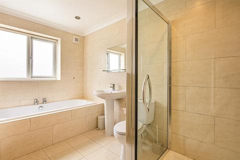 16 Barncliffe Crescent, Sheffield, S10 4DA