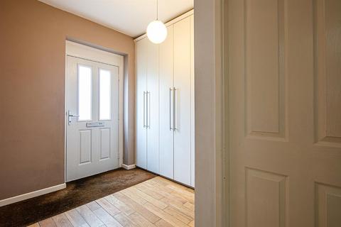 16 Barncliffe Crescent, Sheffield, S10 4DA