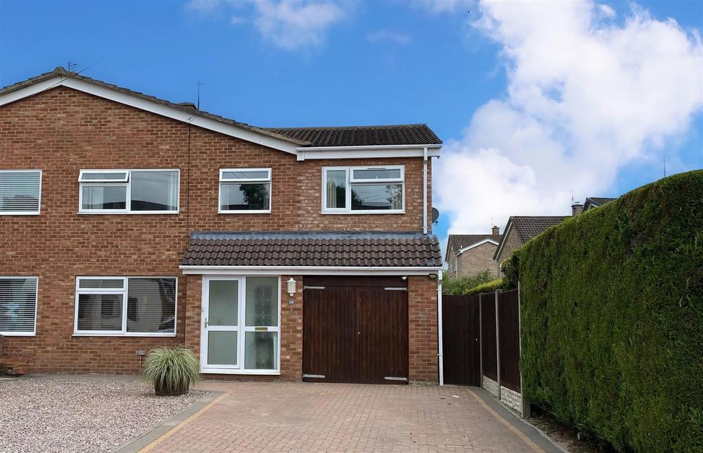 Boscobel Drive, Shrewsbury 4 bed semidetached house £300,000