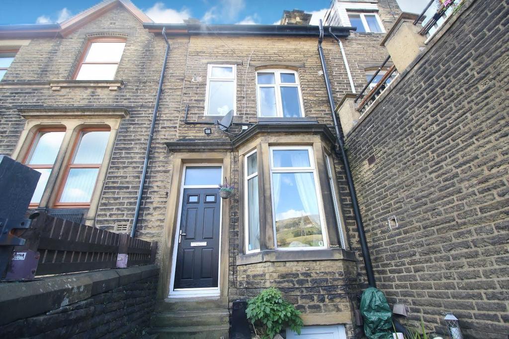 Shay Lane, Halifax 2 bed terraced house £100,000