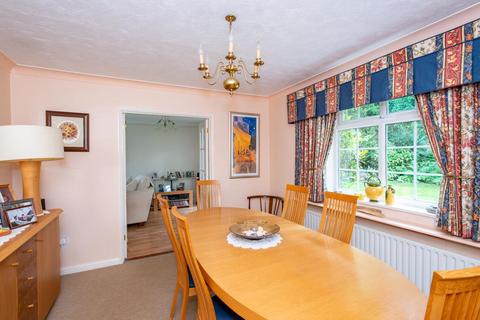 1 Rushley Close, Keston, BR2 6BZ