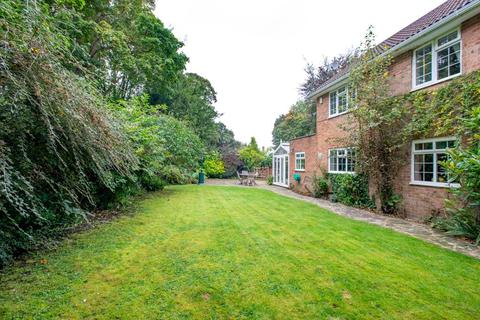1 Rushley Close, Keston, BR2 6BZ