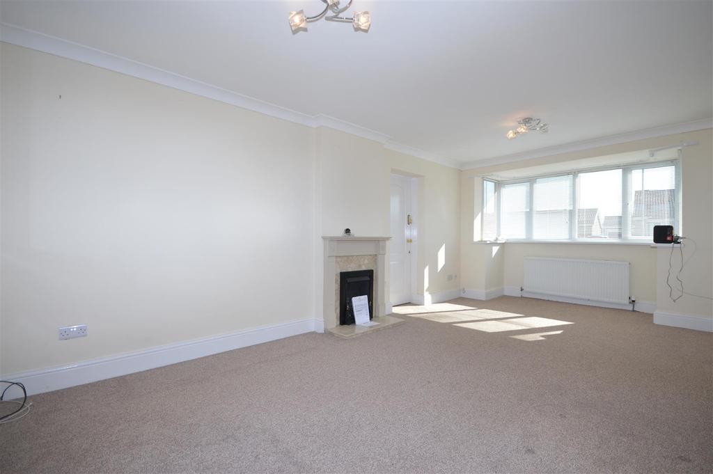 Admirals Crest, Scholes, Rotherham 4 bed detached house £950 pcm (£
