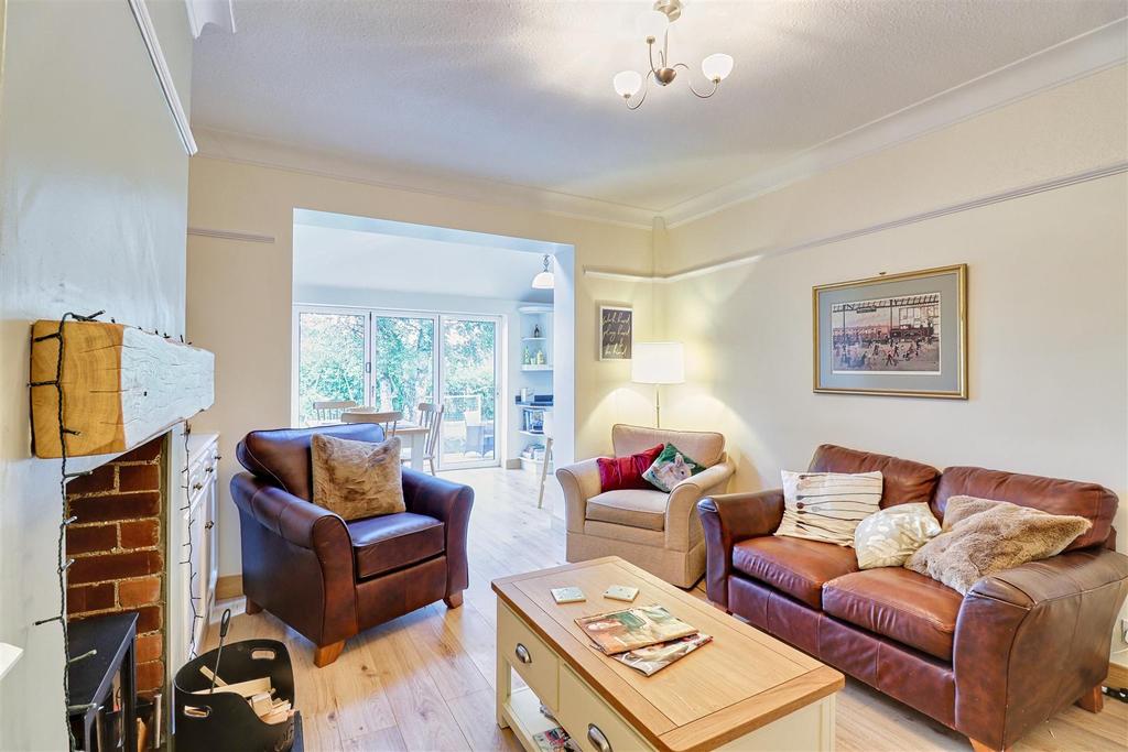 Family/dining room