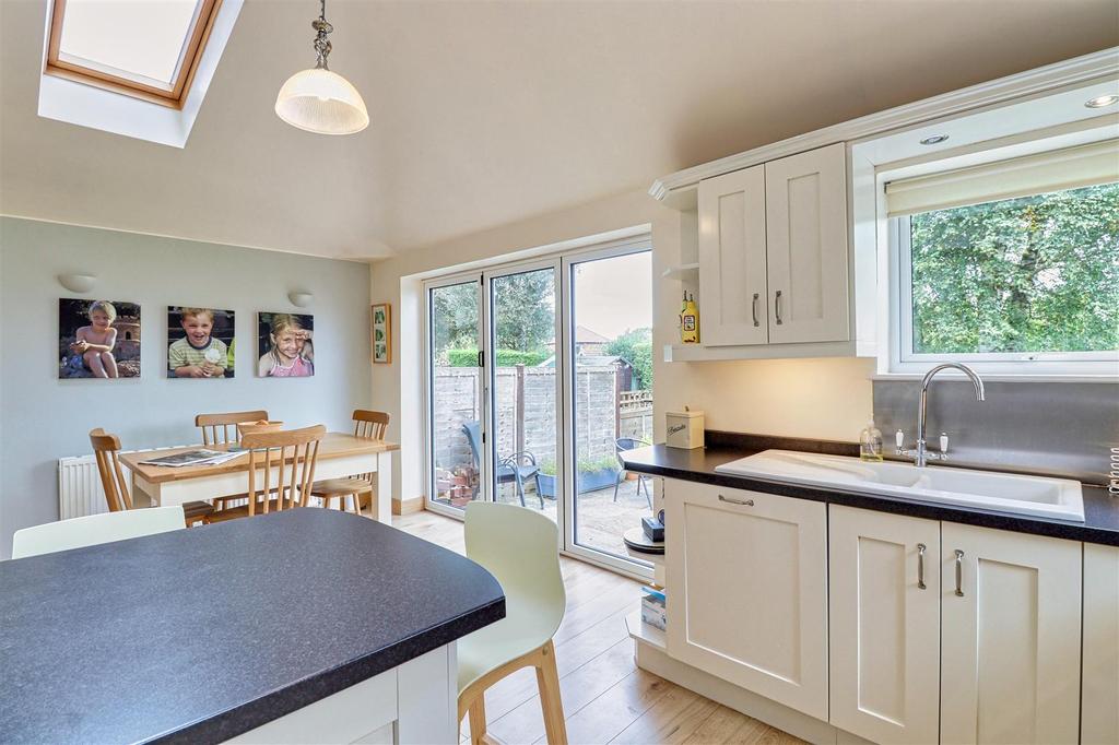 Dining kitchen