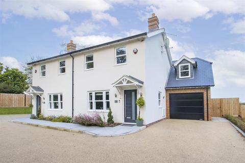 4 Silver Hill, Well End, Borehamwood, WD6 5PW