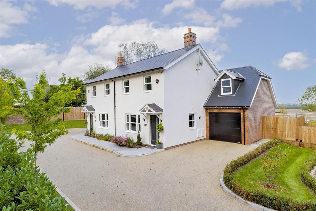 Silver Hill, Well End, Borehamwood 3 bed semidetached house £800,000