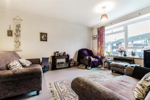 8 Parklands, Surbiton, KT5 8EA
