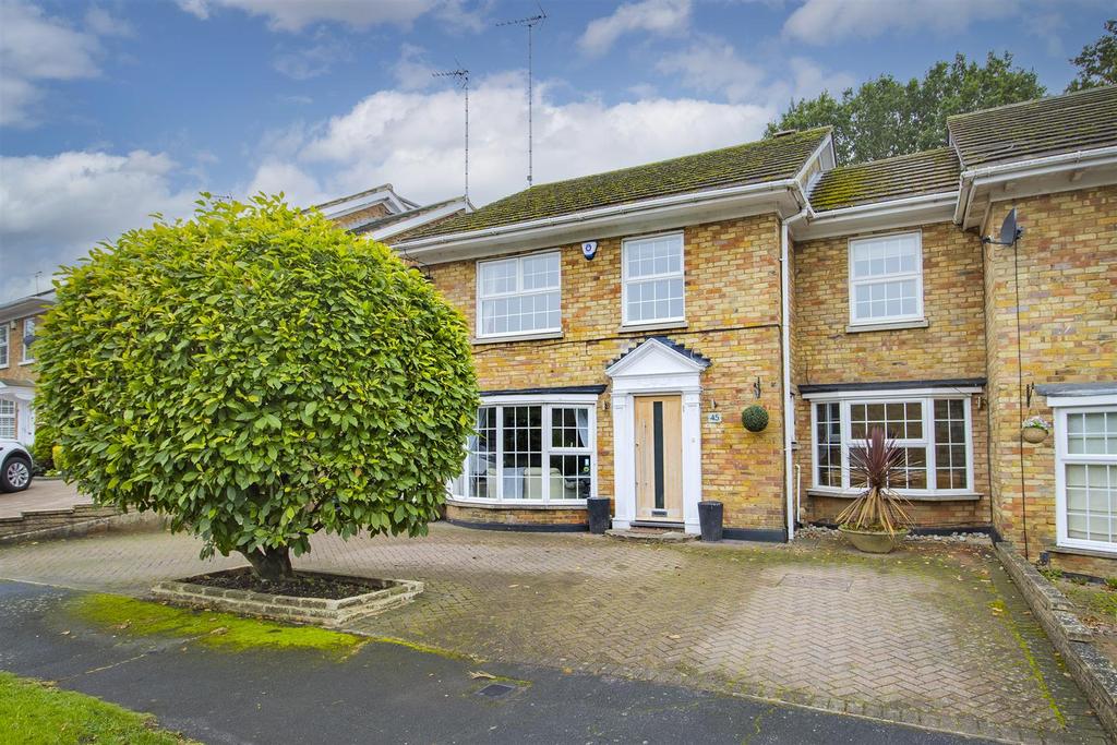 Hartfield Avenue, Elstree, Borehamwood 4 bed house £1,050,000