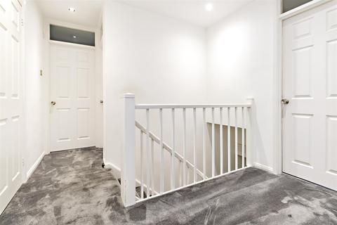 45 Hartfield Avenue, Elstree, Borehamwood, WD6 3JJ