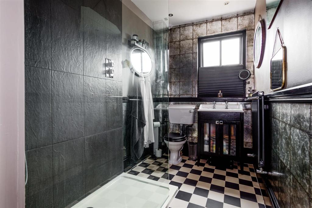 En suite shower room