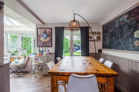 36 Churchfields, Broxbourne, EN10 7JP