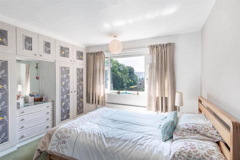 12 Dale Crescent, Hathersage, Hope Valley, S32 1AP