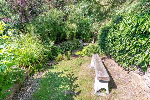 12 Dale Crescent, Hathersage, Hope Valley, S32 1AP
