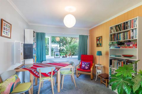 12 Dale Crescent, Hathersage, Hope Valley, S32 1AP