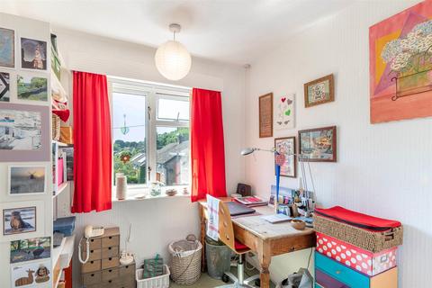 12 Dale Crescent, Hathersage, Hope Valley, S32 1AP