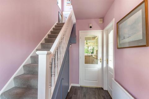 12 Dale Crescent, Hathersage, Hope Valley, S32 1AP
