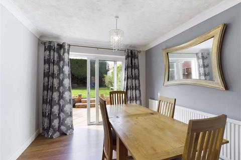 2 Burnsall Close, Worcester, WR4 0BD
