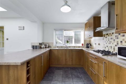 2 Burnsall Close, Worcester, WR4 0BD