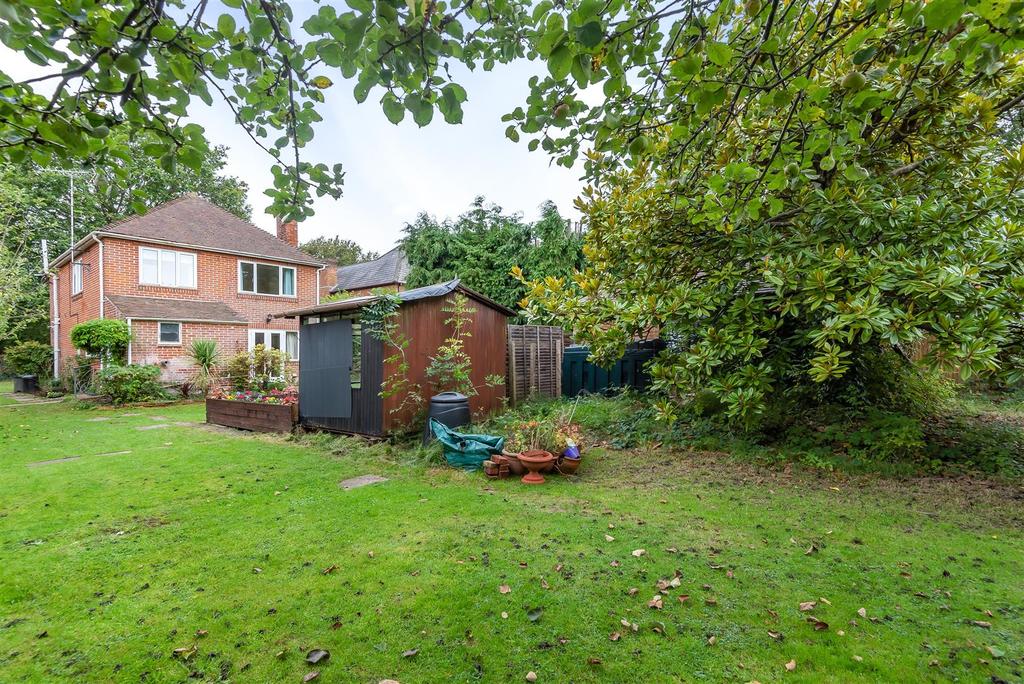 Calmore Road, Calmore, Southampton 3 bed detached house £499,000