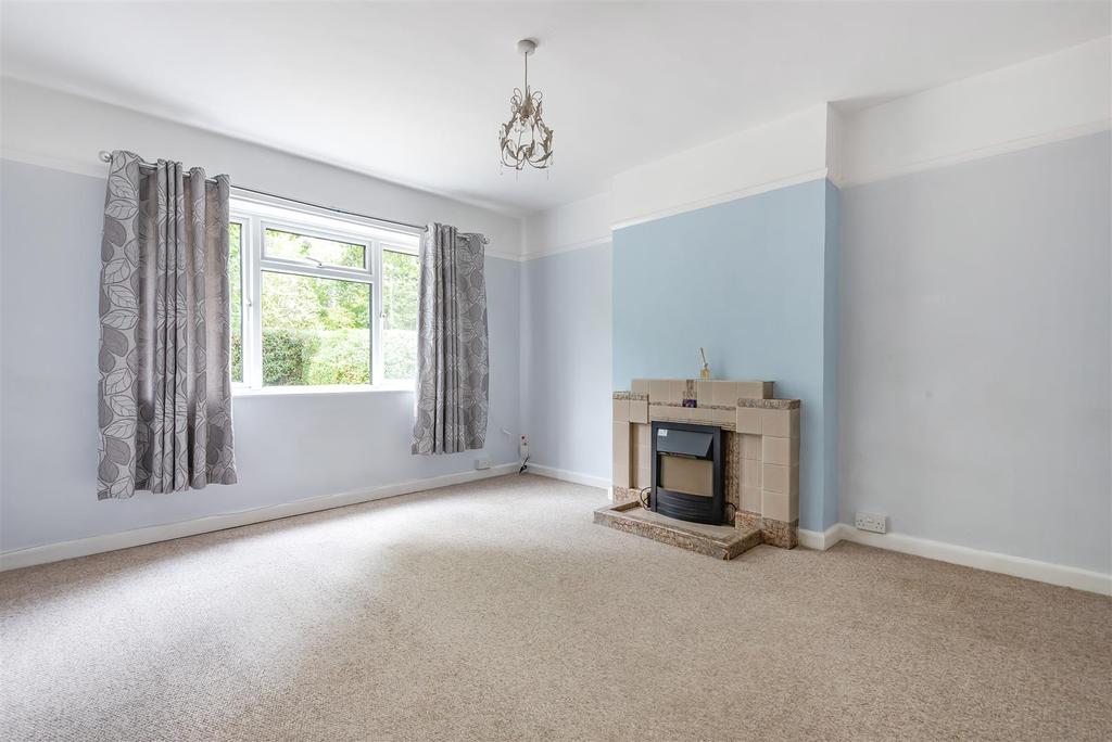 Calmore Road, Calmore, Southampton 3 bed detached house £499,000