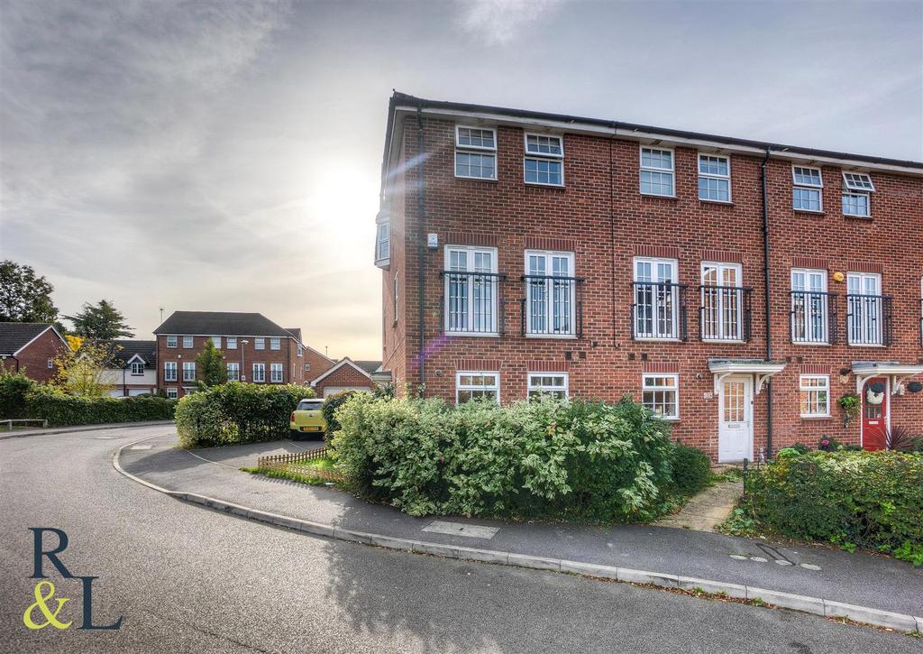Hunt Close, RadcliffeOnTrent, Nottingham 3 bed end of terrace house