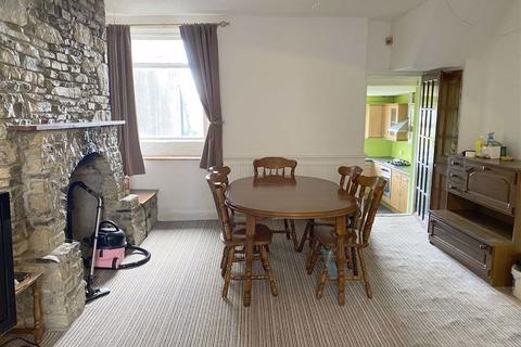 7 Treharne Road, Barry, CF63 1QY