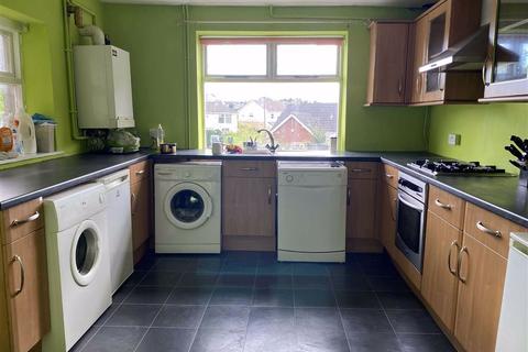 7 Treharne Road, Barry, CF63 1QY