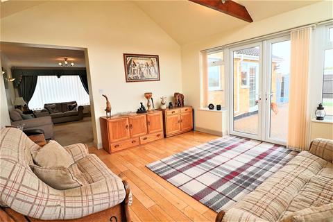 7 Breydon Way, Lowestoft, NR33 9AS