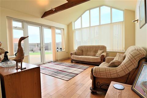 7 Breydon Way, Lowestoft, NR33 9AS