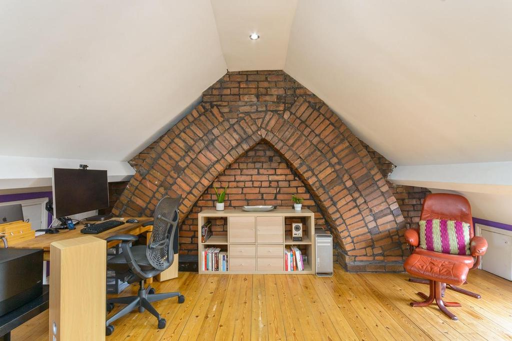 DAORMORC10 - Loft Room C.jpg