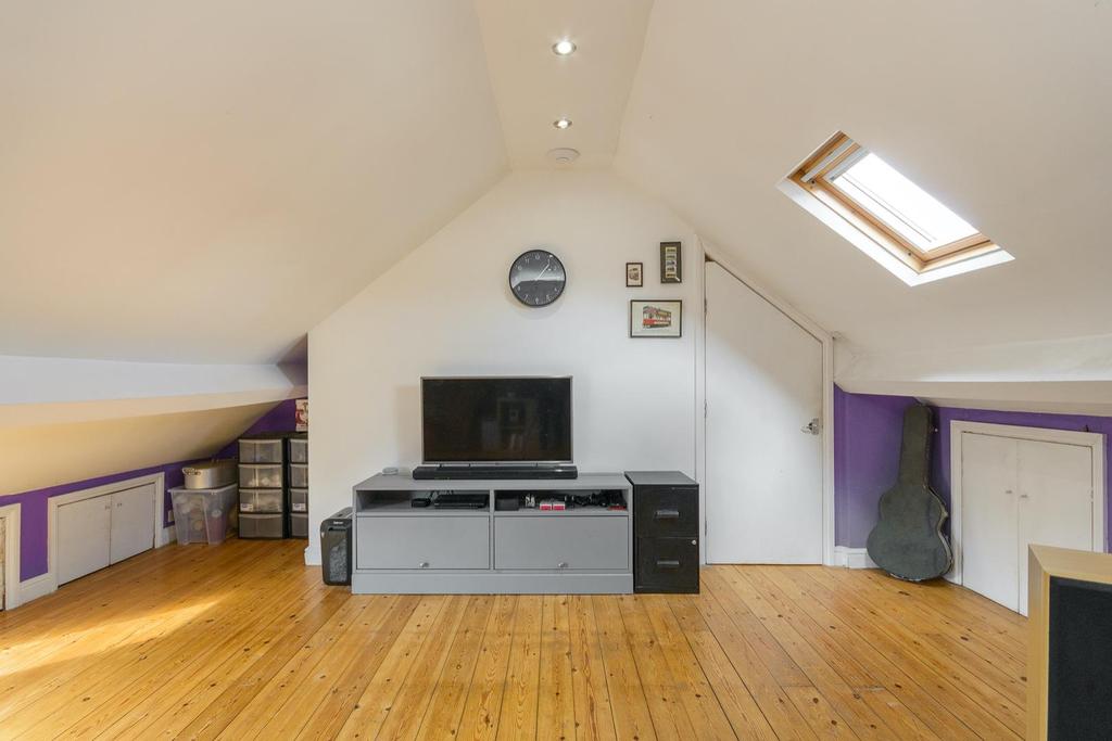 DAORMORC10 - Loft Room A.jpg